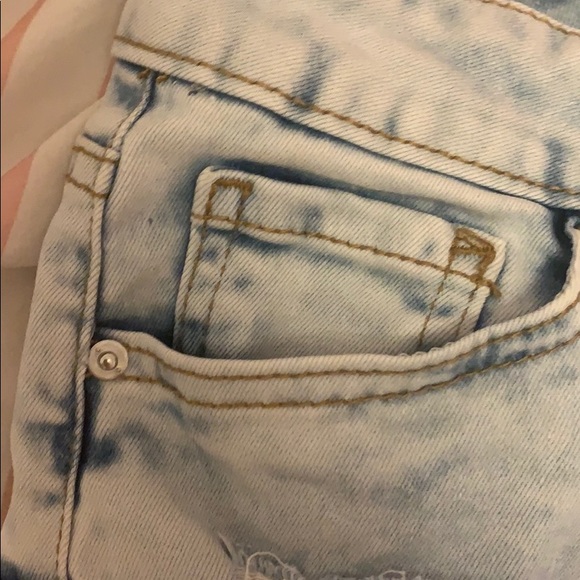 Light High rise jean shorts - Picture 4 of 5